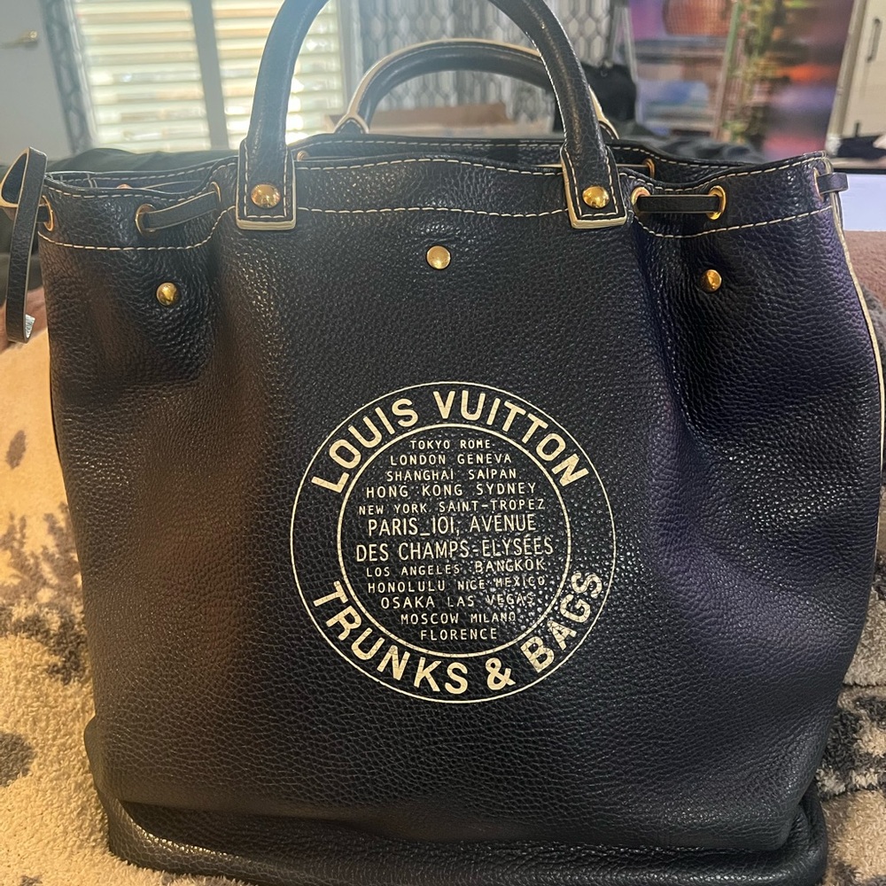 Louis Vuitton Black and Cream Logo-Print Pebbled Leather Tote